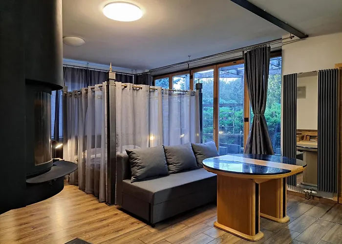 Aviatrix Night Airport Haven Apartment *