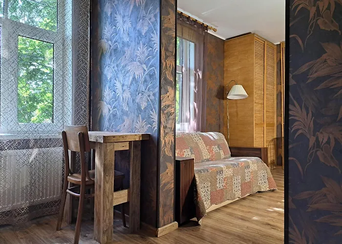 Aviatrix Night Airport Haven Apartment