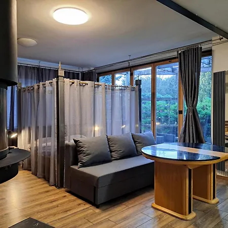 Aviatrix Night Airport Haven 아파트 *