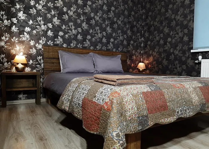 Aviatrix Night Airport Haven *