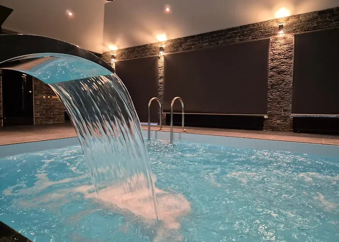 Aviatrix Night Airport Haven