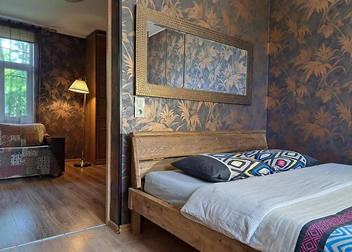 Aviatrix Night Airport Haven Ρίγα