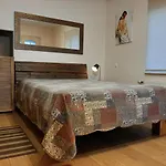 Апартаменты Aviatrix Night Airport Haven *