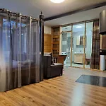Апартаменты Aviatrix Night Airport Haven Рига